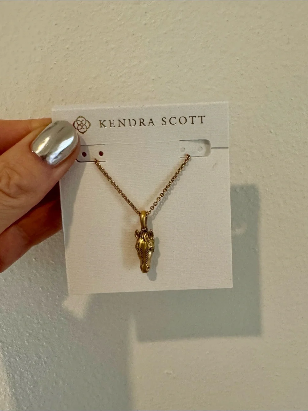 Kendra Scott Beau Horse Pendant Necklace in Vintage Gold